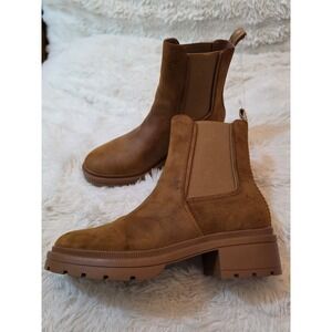 NWT Rocket Dog Iggie Suede Chelsea Lug Sole Boots Brown - Women's Size 9.5